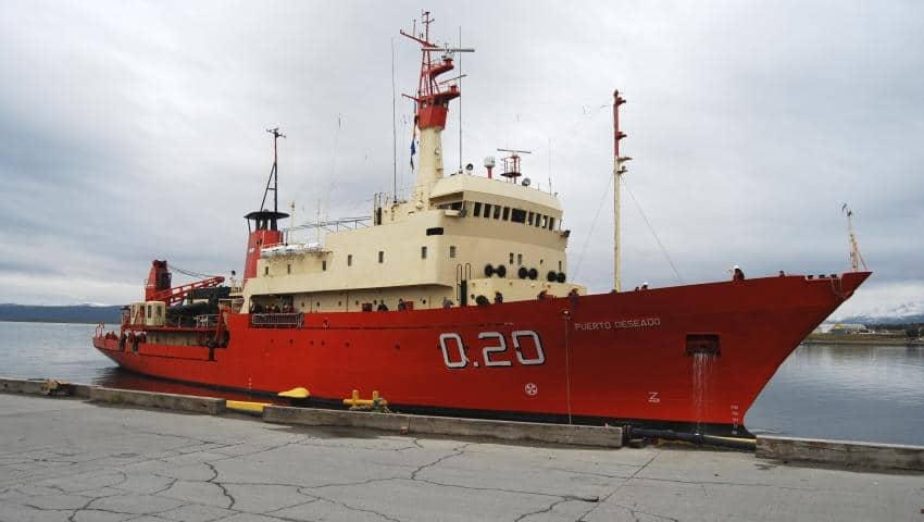 Fuerte temporal acercó al buque ARA Puerto Deseado a las Islas Malvinas